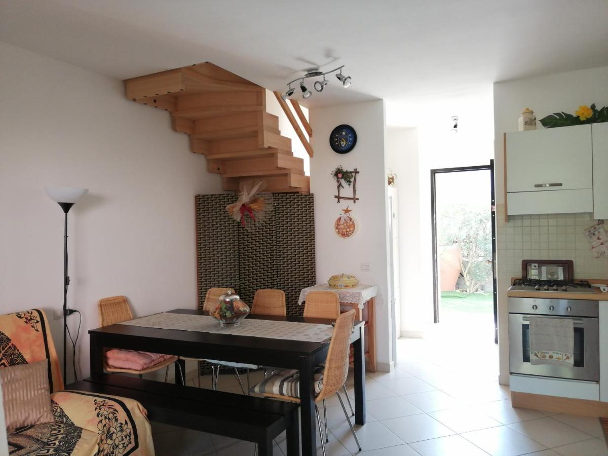 Villa Casa Lorleo à Porto Pino Extérieur photo